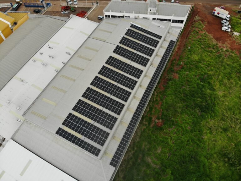 Energia solar empresarial em Cascavel — Aluminios Corso