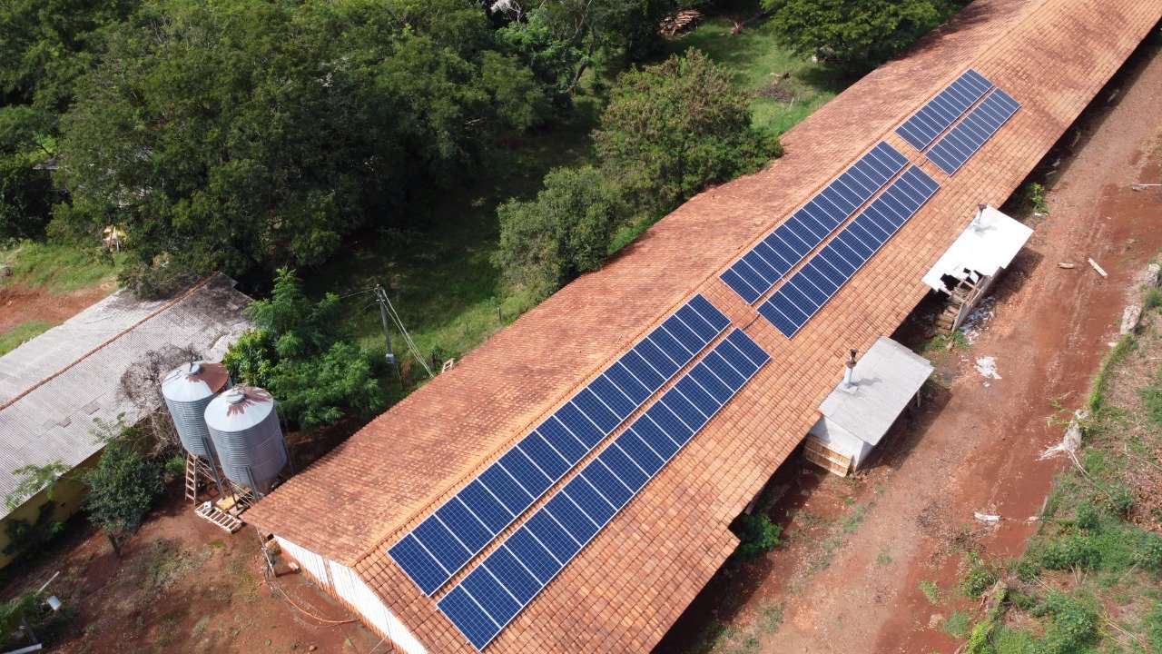 Energia solar em Aviario