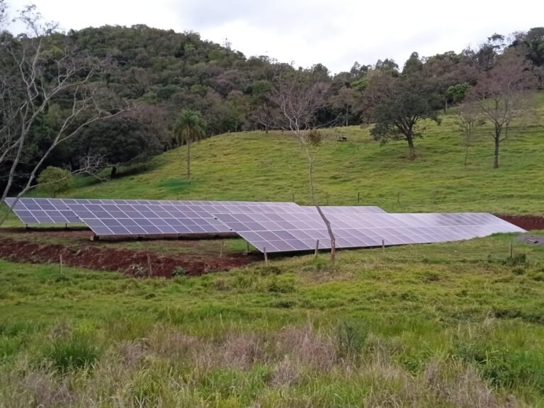 Usina solar fotovoltaica EPC inVolt — Raquel Dalangnhol