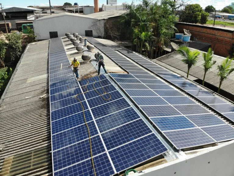 Energia solar empresarial em Cascavel — Pneus Cataratas