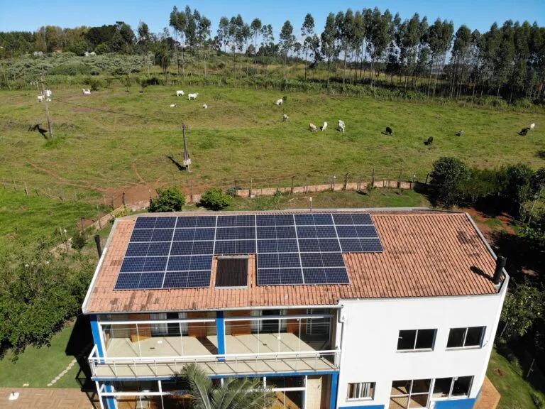 Energia solar residencial em Cascavel — Edina Baqueta
