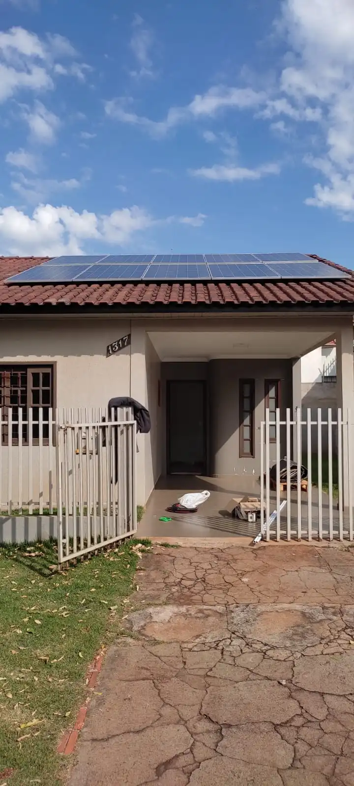 Energia solar residencial em Cascavel — Obra Paulo Gris